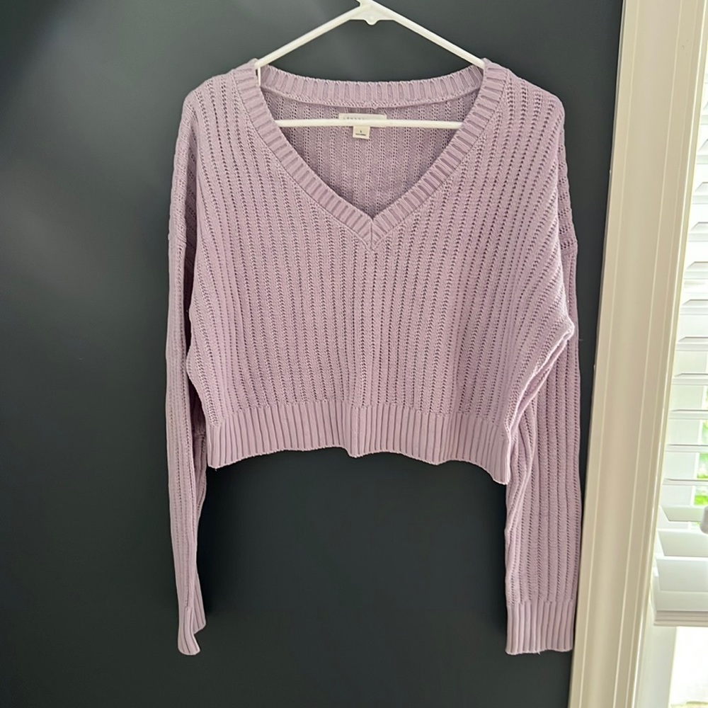light purple cropped sweater, size S